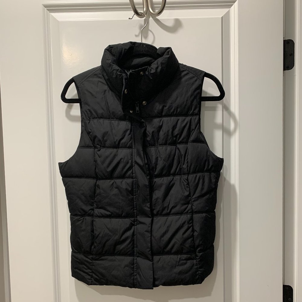 Gap Black Puffer Vest